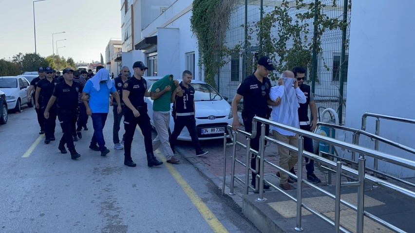 Adana'daki ilçe belediyelerine rüşvet operasyonu