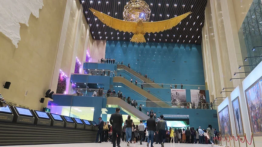 Kazakistan'da Milli Müze bir gecede 47 bin kişi tarafından ziyaret edildi