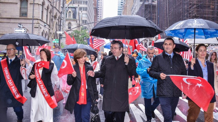 ABD'de "Geleneksel Türk  Günü Yürüyüşü" yapıldı