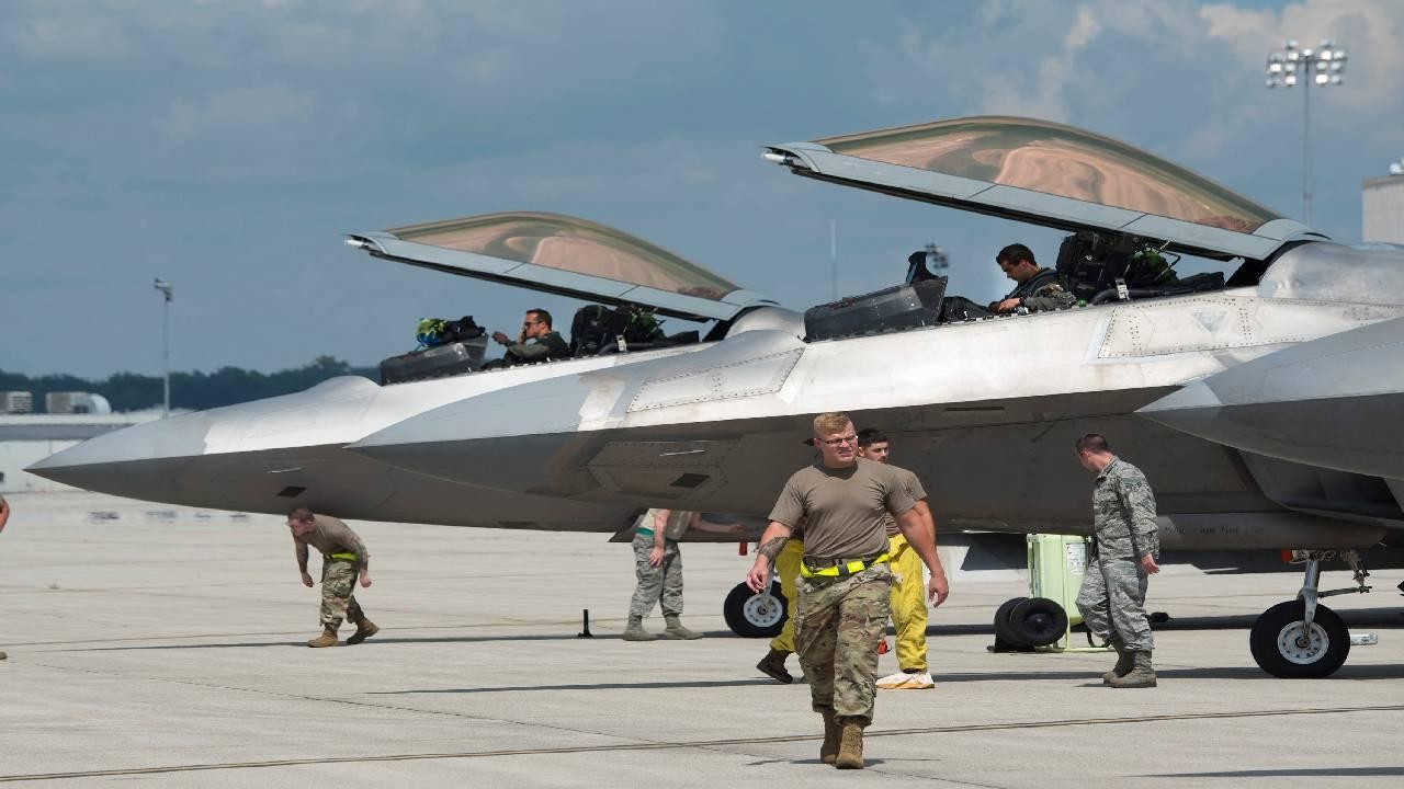 ABD, Orta Doğu'ya F-22 savaş uçakları gönderdi