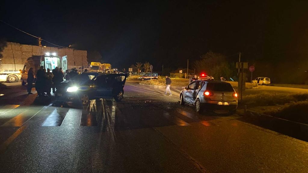 Afyonkarahisar'da trafik kazası: 6 kişi yaralandı