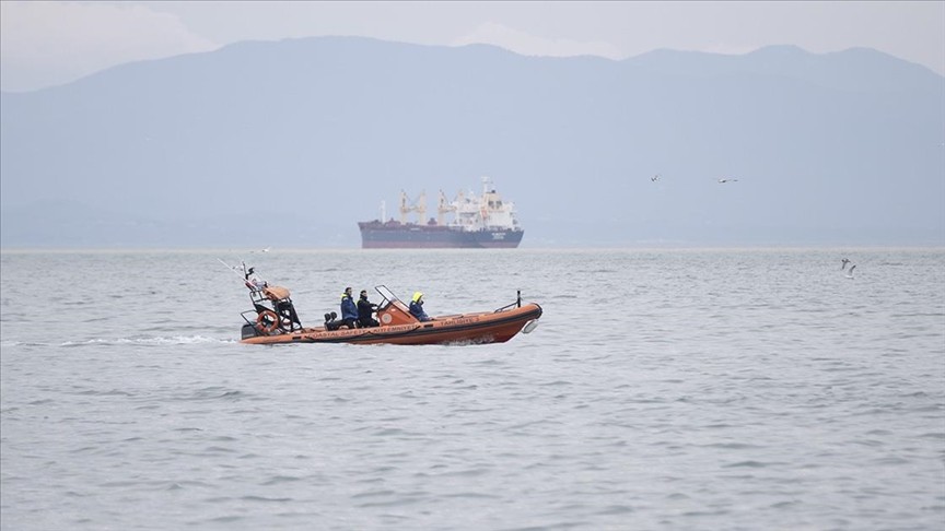 Zonguldak'ta batan geminin kayıp 7 personelini arama çalışmaları sürüyor
