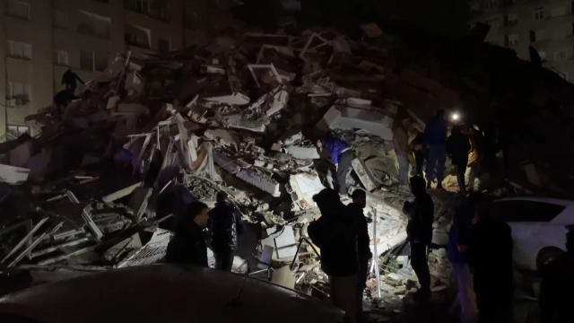Osmaniye'de 65 bina yıkıldı, 7 kişi hayatını kaybetti