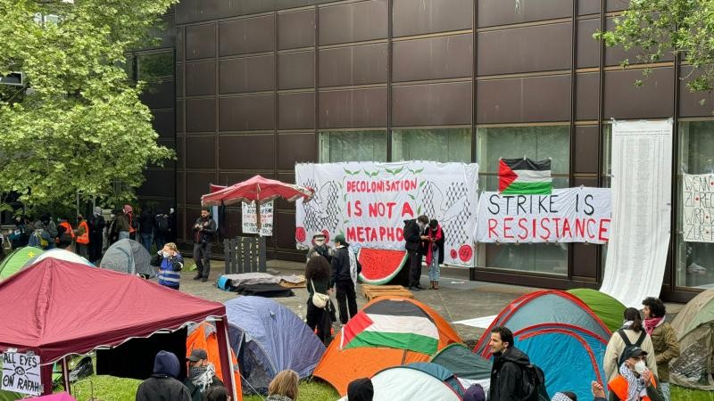 Berlin'de Hür Üniversitesi'nde Filistin'e destek eylemi