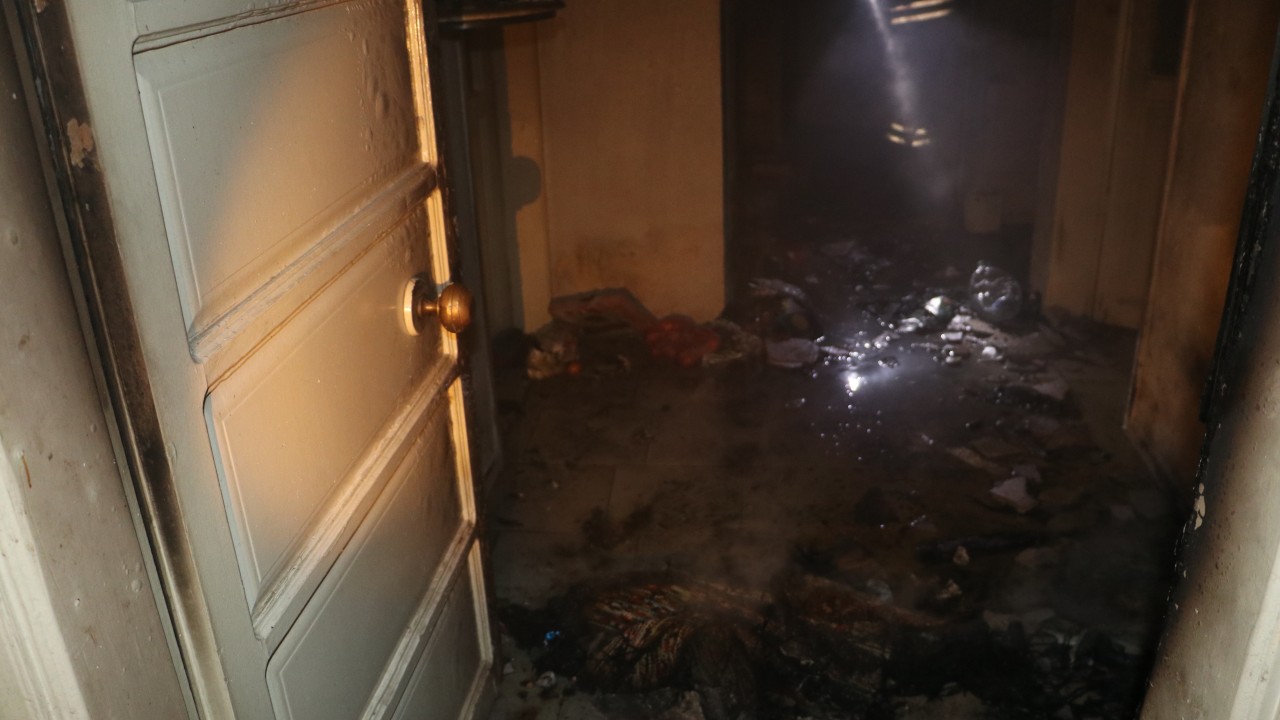 Manisa'da yangın çıkan evde hasar oluştu
