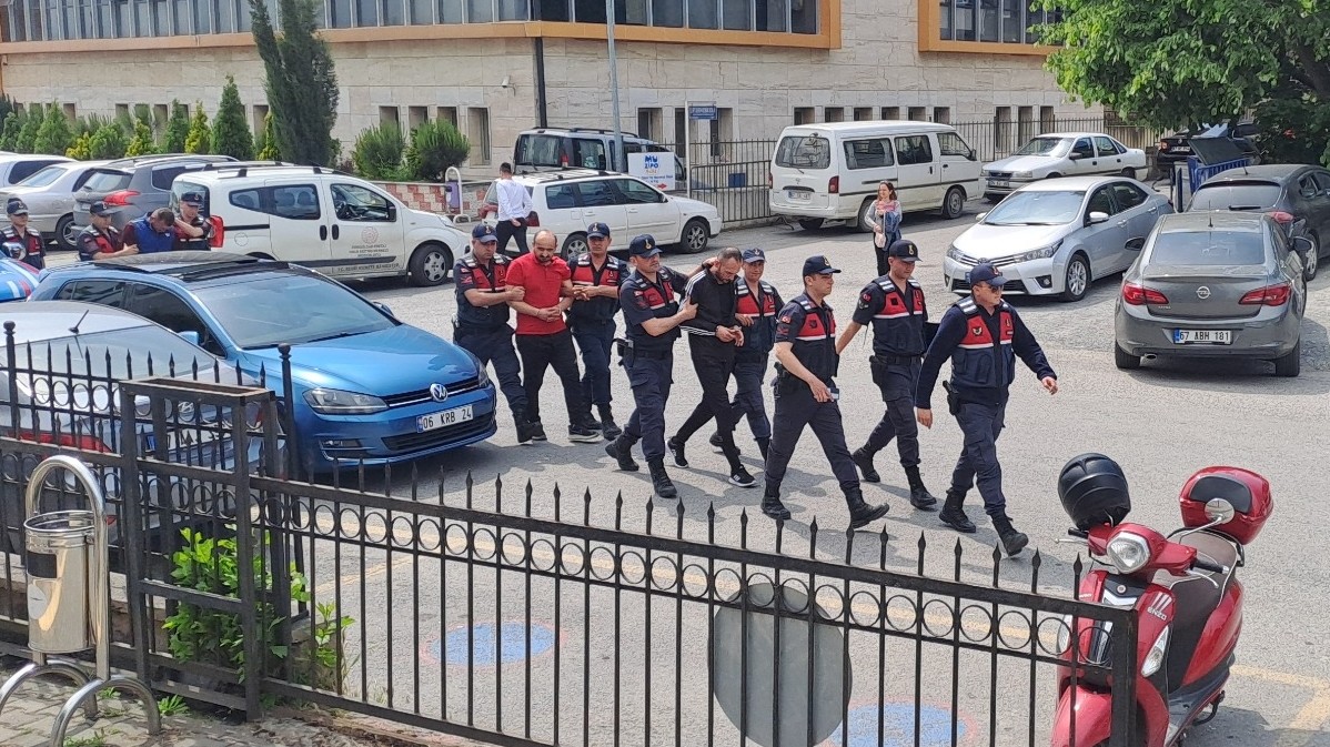 Zonguldak'ta  hırsızlık olayına karıştığı tespit edilen 3 zanlı tutuklandı