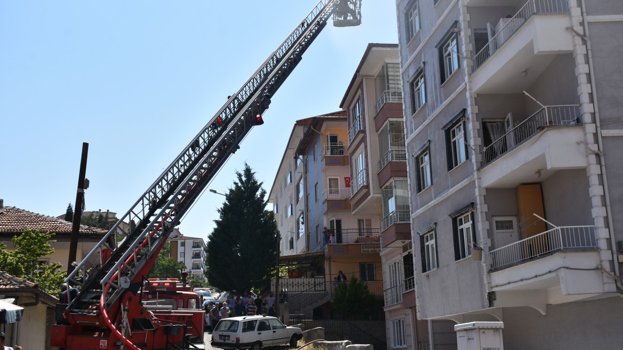 Kırıkkale'de 5 katlı binada yangın çıktı