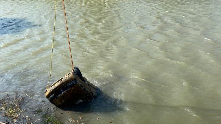Sakarya'da aranan kişinin cesedi aracıyla nehirde bulundu
