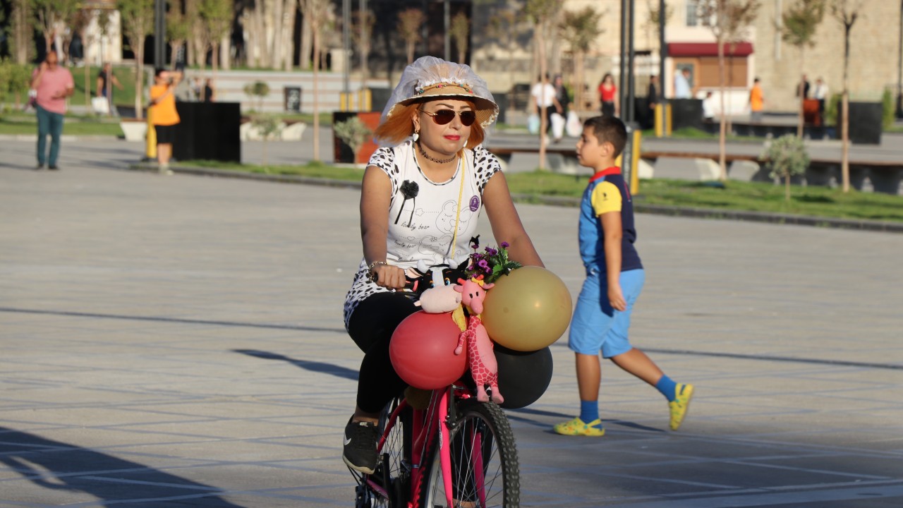 Elazığ'da "Süslü Kadınlar Bisiklet Turu" düzenlendi