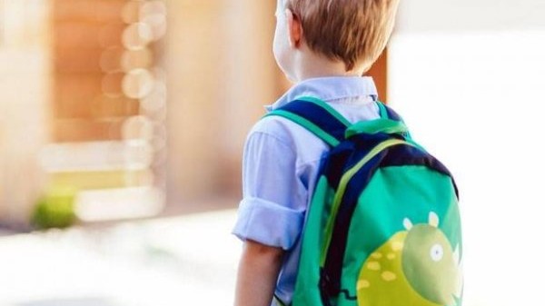 Ağır okul çantalarındaki tehlike: Skolyoz