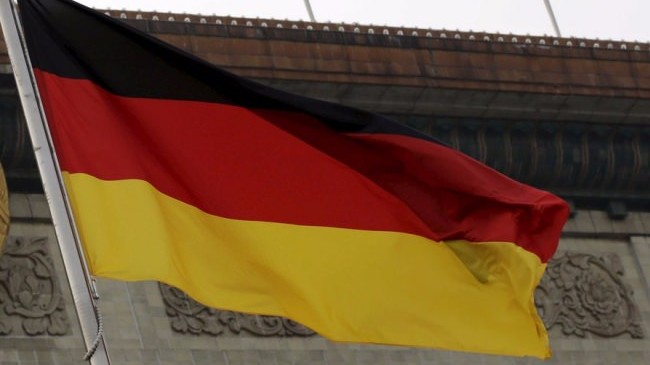 Haçlı çıldırdı! Almanya'da öğrencilere namaz yasağı