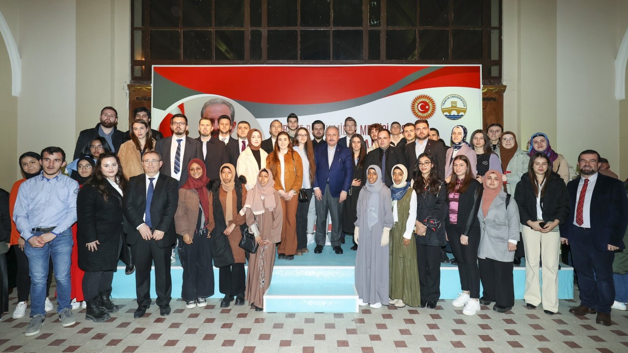 Meclis Başkanı Mustafa Şentop öğrencilerle buluştu