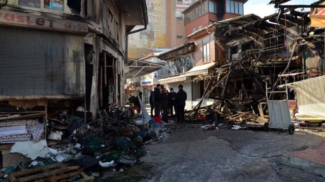 Tokat'ta yangın: 7 iş yeri zarar gördü