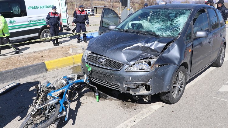 Isparta'da otomobille motosiklet çarpıştı: 2 ölü