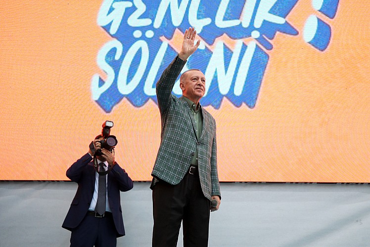 Başkan Erdoğan: Geleceğe yine omuz omuza yürüyeceğiz