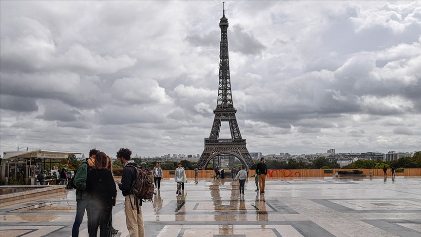 Başörtülü kadın Fransa'da restorana alınmadı