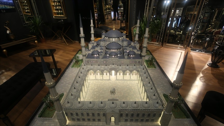 Sultanahmet Camisi'nin 7 bin parçalık maketi