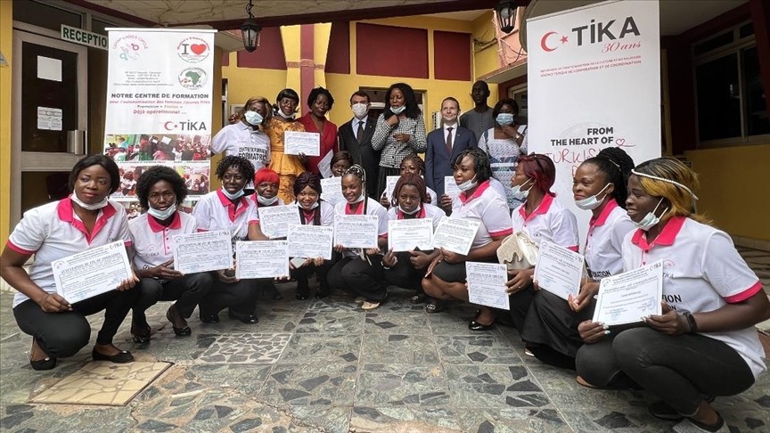 TİKA'dan Kamerun'daki kadınlara yönelik meslek kursları