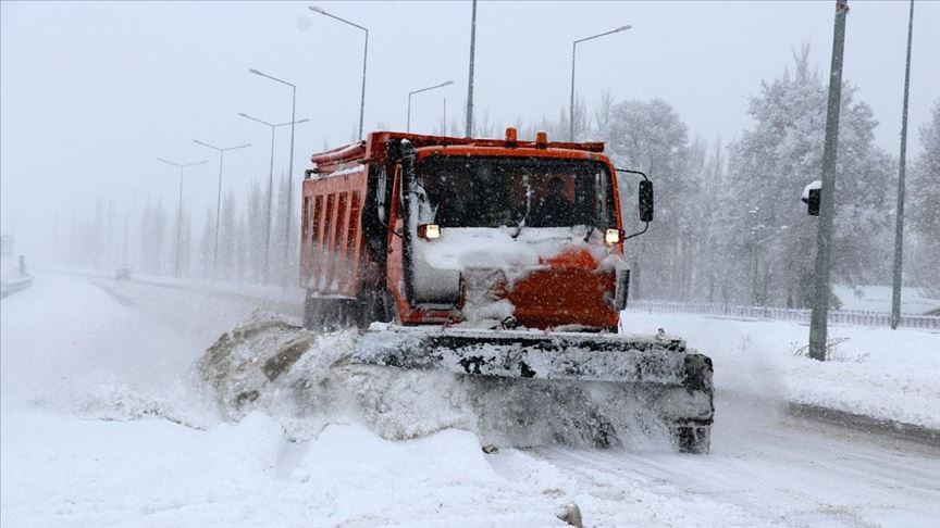 Sivas'ın Akıncılar ilçesinde eğitime kar engeli