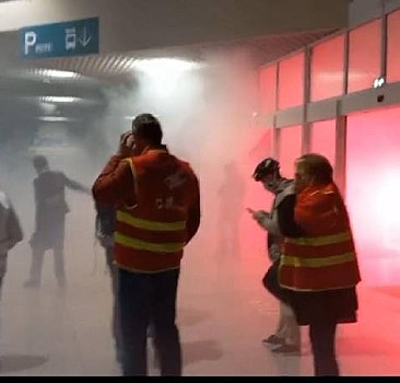 Fransa'da havalimanında grevler devam ediyor