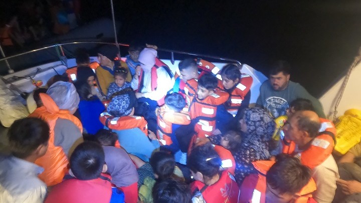 Marmaris'te 47 düzensiz göçmen kurtarıldı