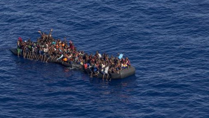 Akdeniz'de en az 50 göçmen kayboldu