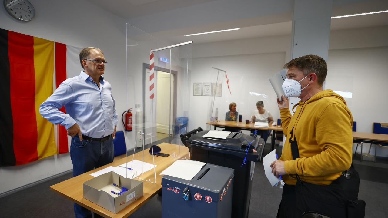 Almanya'da oy verme işlemi sona erdi
