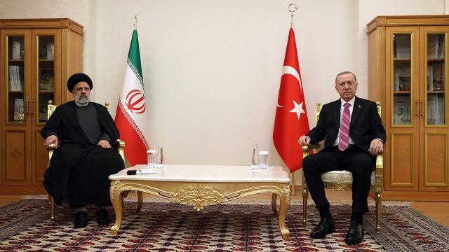 Cumhurbaşkanı Erdoğan, İranlı mevkidaşı ile görüştü