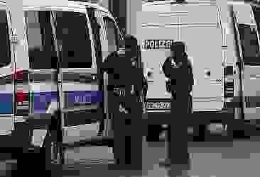 Alman polislerin bir kısmı Müslümanlara karşı ön yargılı