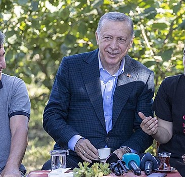 Başkan Erdoğan fındık bahçesinde vatandaşlarla bir araya geldi