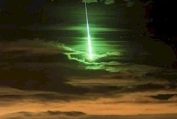 İstanbul'a Meteor mu düştü? 'Yeşil Işık Saçan Meteor' iddiaları gerçek mi?