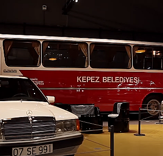 Antalya Araba Müzesi ziyaretçilerini zamanda yolculuğa çıkarıyor