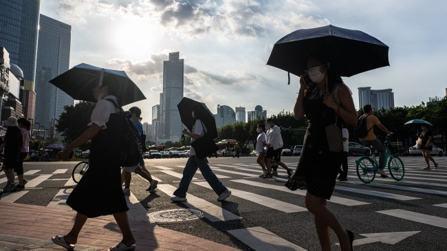 Çin'de sıcaklar nedeniyle 'kırmızı' alarm devam ediyor