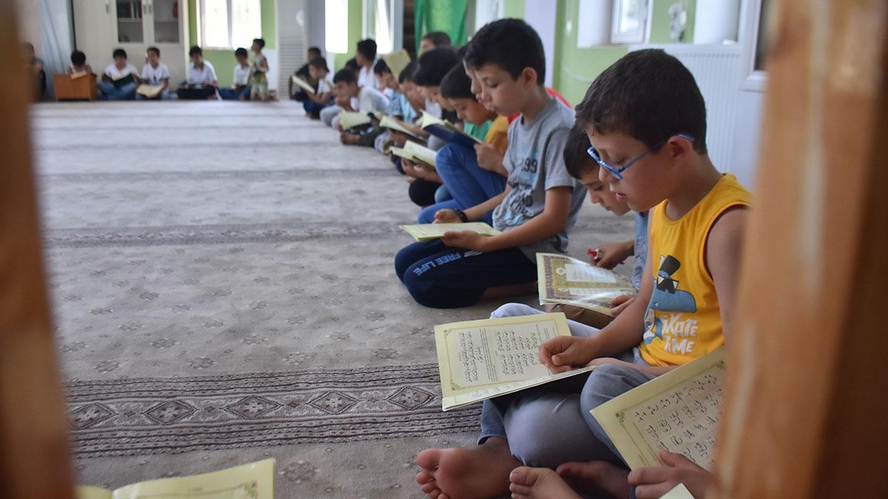 Diyanet ve Aile Bakanlığı  4-6 yaş Kur'an talebelerine destek verecek
