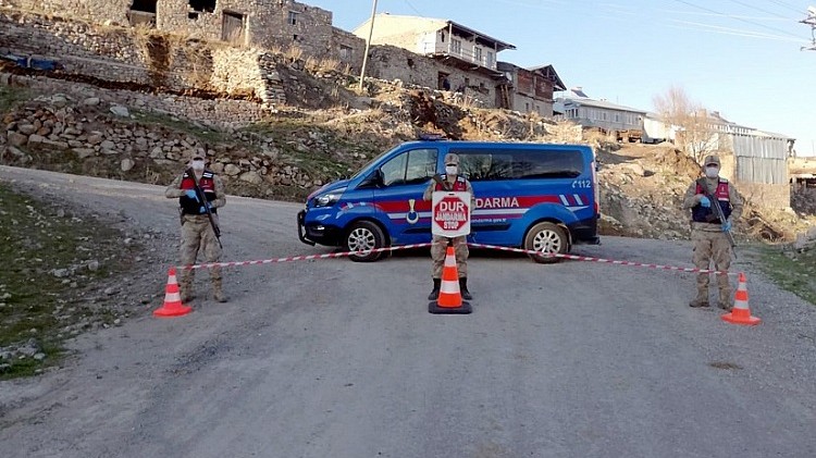 Kars'ta 2 köy karantinaya alındı