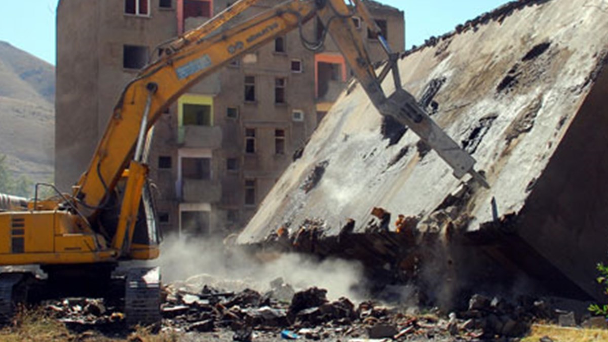 Çevre ve Şehircilik Bakanlığı 'yıkım yönetmeliği' hazırlayacak