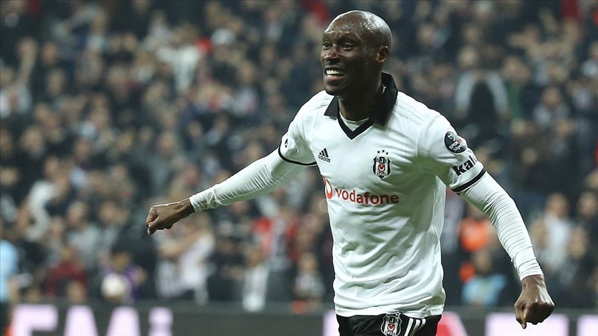 Beşiktaş'ta Atiba Hutchinson dönemi sona eriyor