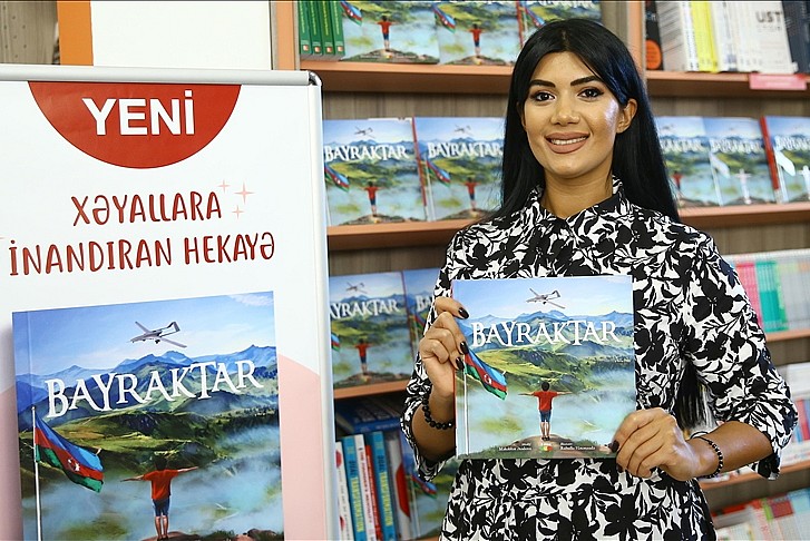 ​Selçuk Bayraktar'ın hayatı Azerbaycanlı çocuklar için kitaplaştırıldı