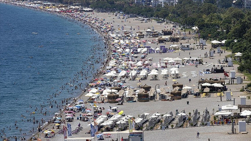 Antalya, yarıyıl tatilini sahil kesiminde geçirmek isteyen yerli turistin rotasında