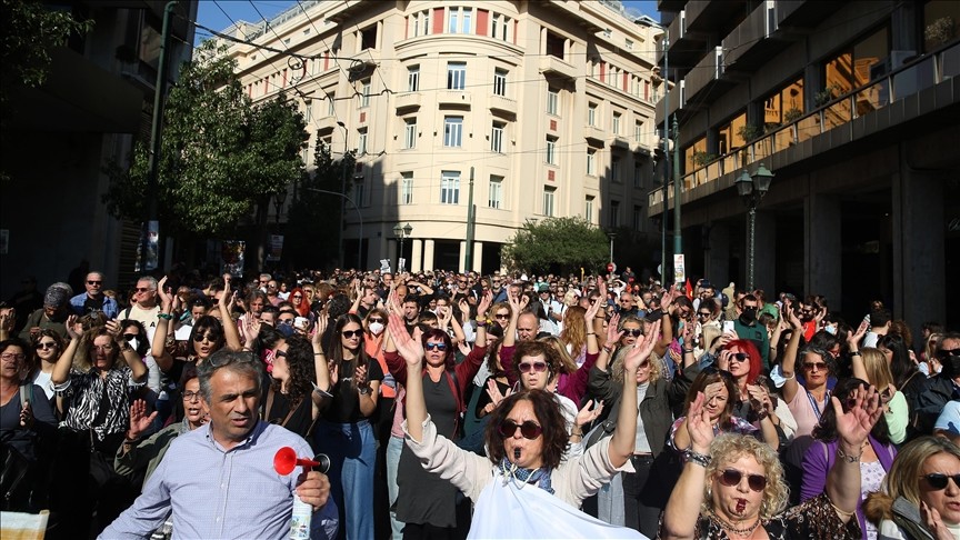 Yunanistan'da emekli maaşı için eylemler başladı