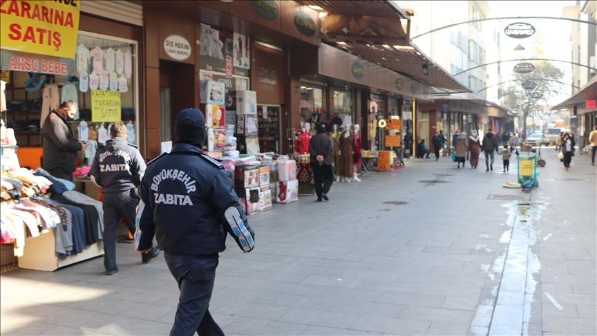 Gaziantep Büyükşehir Belediyesinden esnafa 1500 lira destek