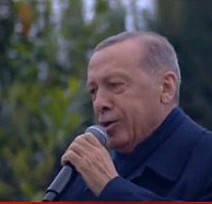13. Cumhurbaşkanı olan Erdoğan halkı şarkı ile karşıladı