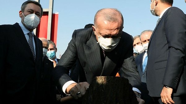 Erdoğan ve Bahçeli Başkent Millet Bahçesi'ne fidan dikti