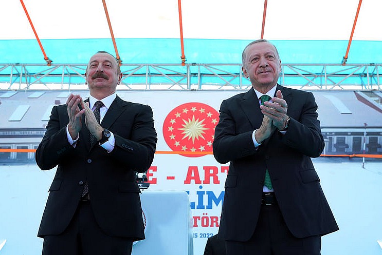 Aliyev: Türkiye ile artık resmen müttefikiz