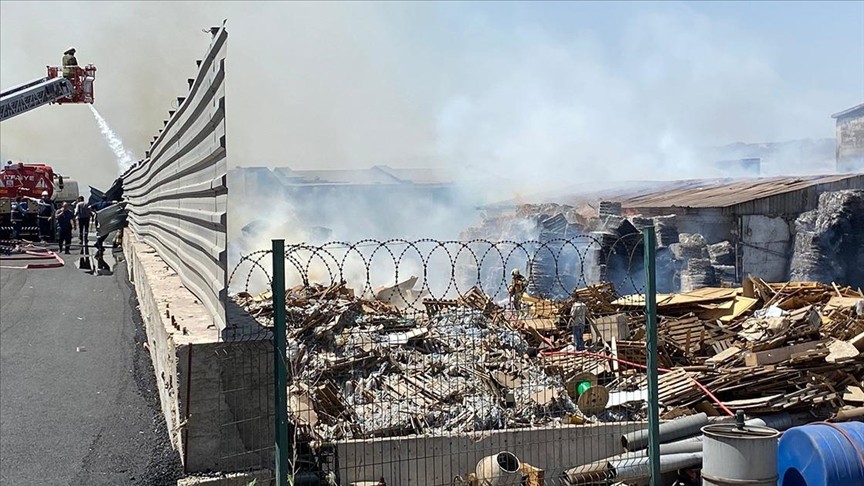 Ankara'da geri dönüşüm fabrikasında yangın