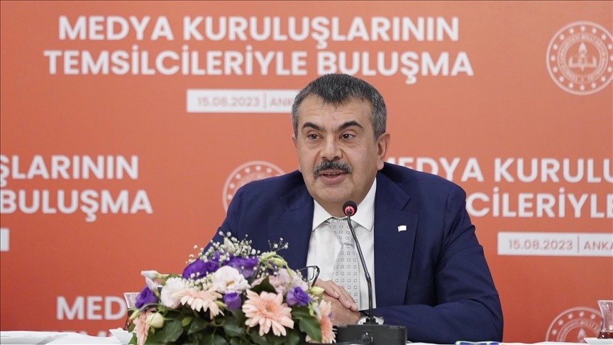 Milli Eğitim Bakanı Tekin Erzurum'da temaslarda bulundu