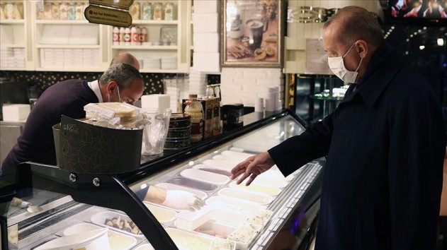 Başkan Erdoğan pastaneden alışveriş yaptı