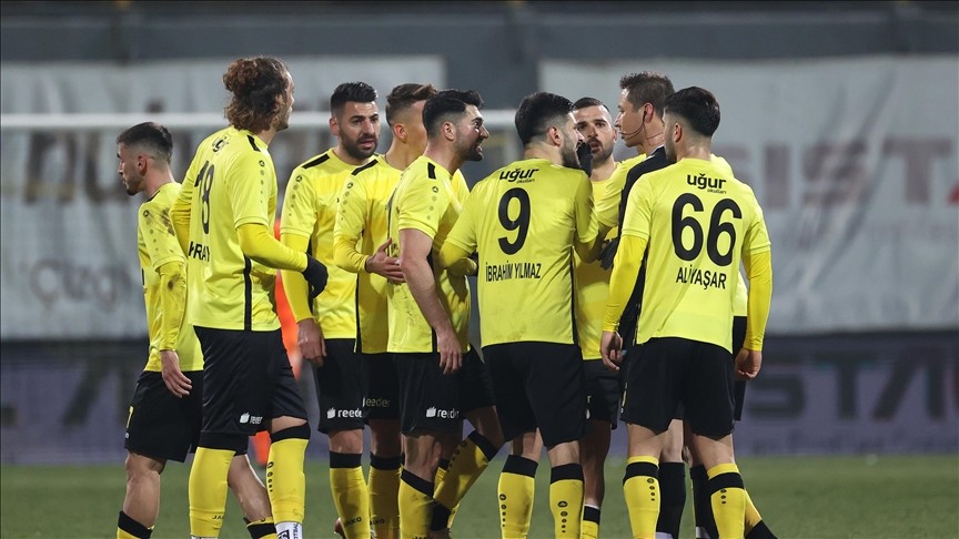 Fatih Karagümrük, Süper Lig'de İstanbulspor'a konuk olacak