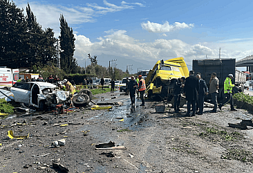 Hatay'da tır otomobile çarptı: 6 ölü