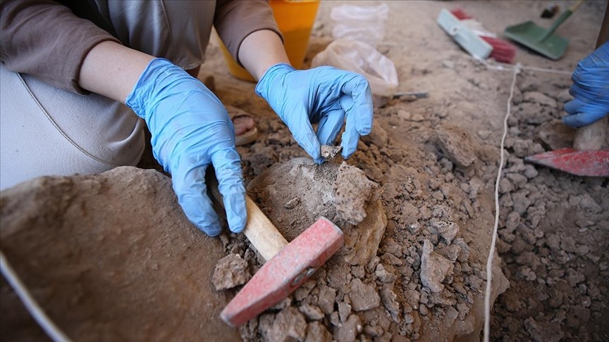 Arkeologlar Gurs Vadisi'nde geçmişin izini sürüyor